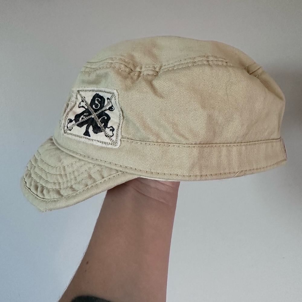 Levi's Cream Cadet San Francisco Cap with Embroidered Details and Stash Pocket